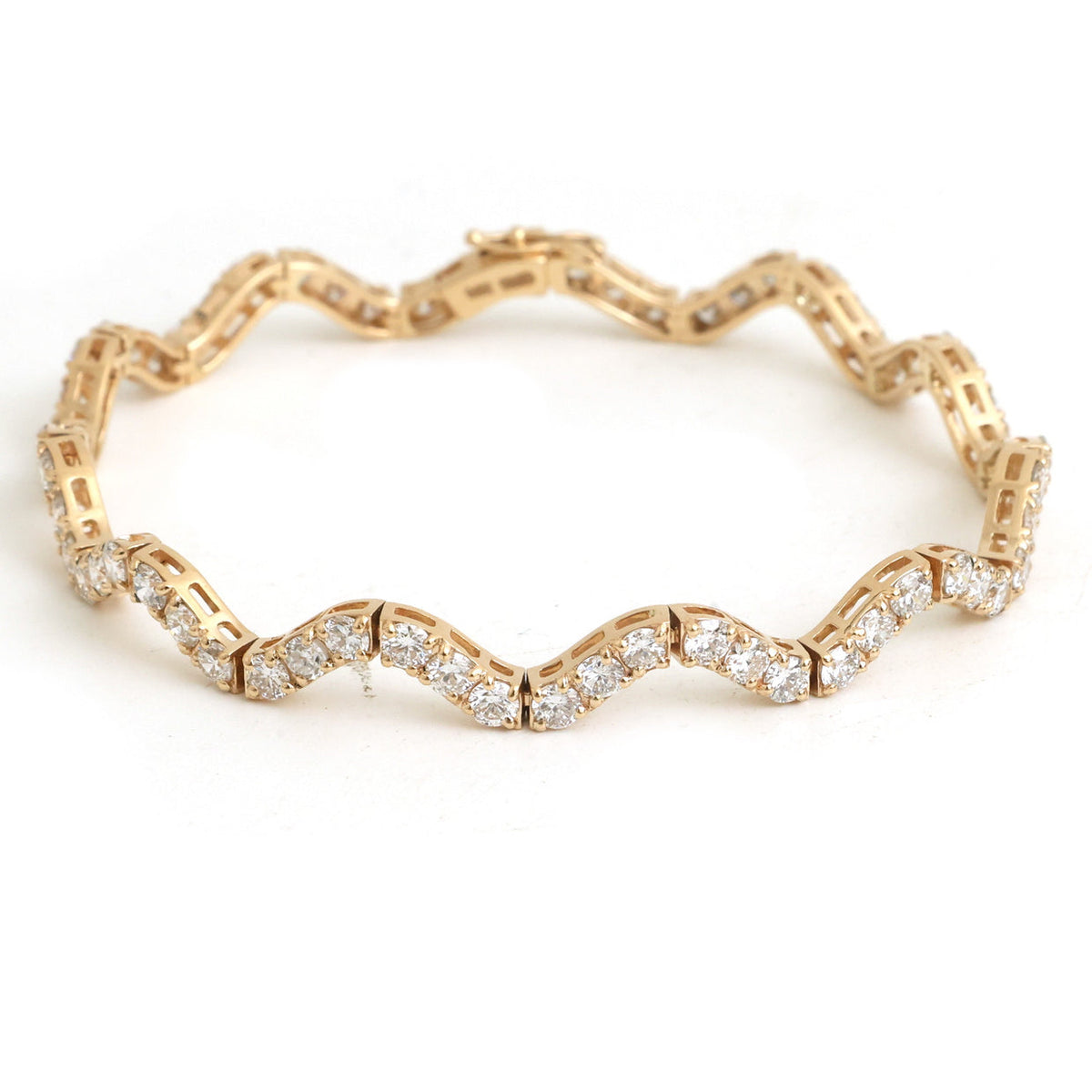 The Diamond Wave Bracelet