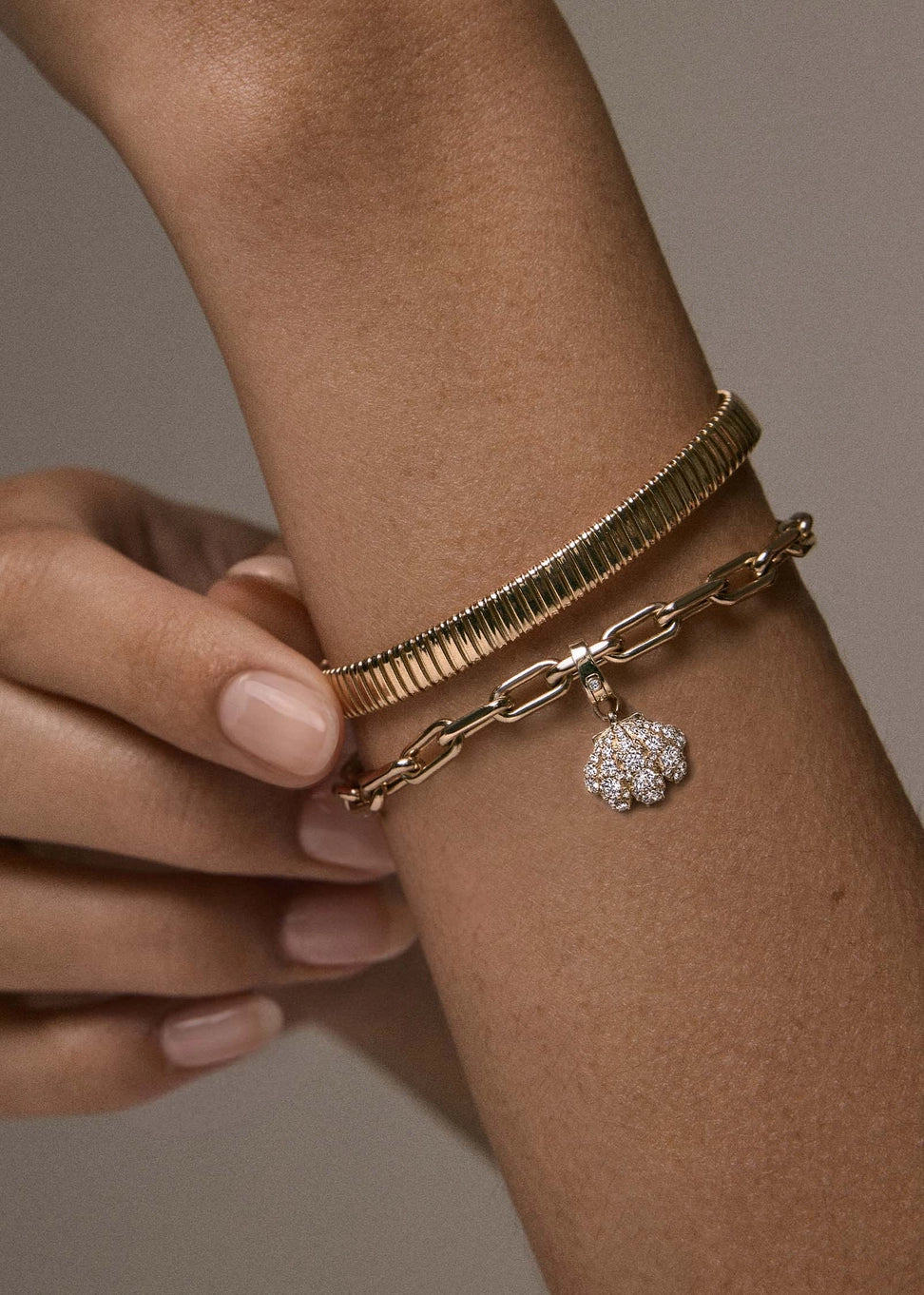 Pavé Diamond Shell Charm Bracelet - Kinn Studios - Selected by HJD